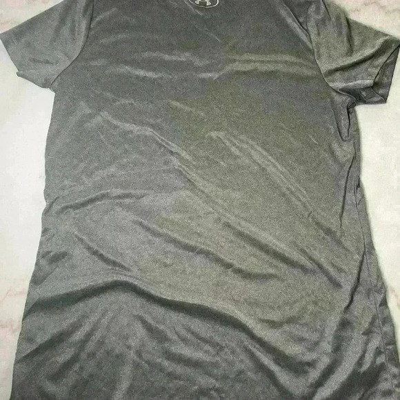 Women’s under armor dark gray dri-fit short sleeve t-shirt in size M. - Picture 2 of 4